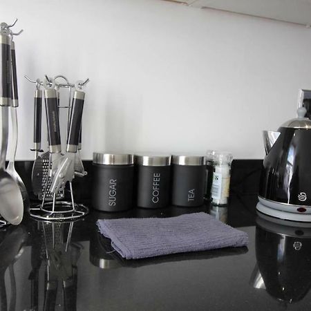Spacious Central Chic Apartment - Simplycheckin Winchester Exterior photo