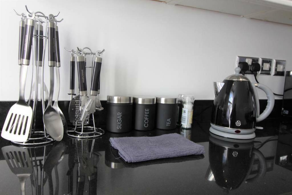 Spacious Central Chic Apartment - Simplycheckin Winchester Exterior photo