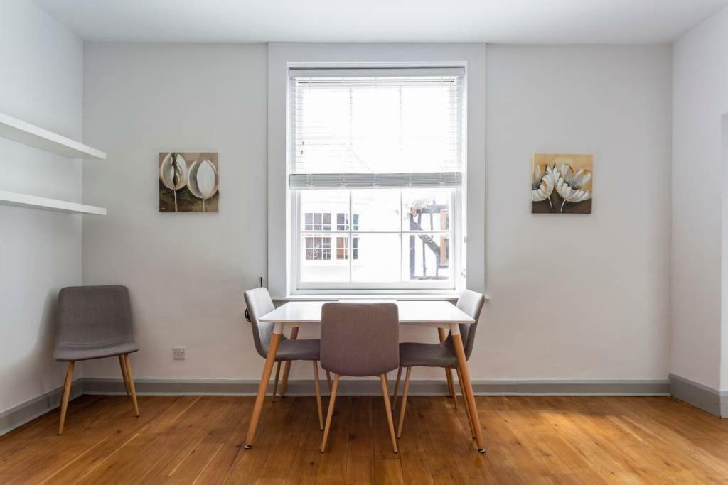 Spacious Central Chic Apartment - Simplycheckin Winchester Exterior photo