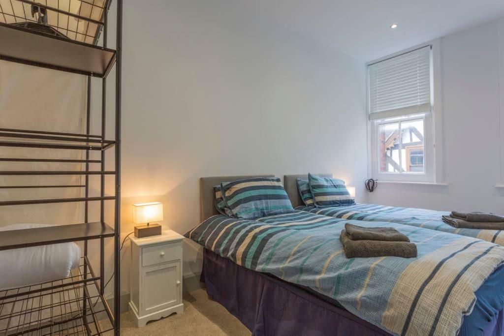 Spacious Central Chic Apartment - Simplycheckin Winchester Exterior photo