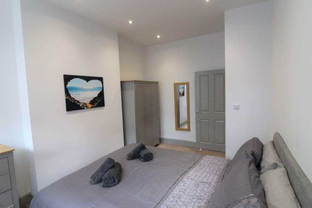 Spacious Central Chic Apartment - Simplycheckin Winchester Exterior photo