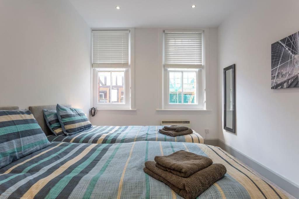 Spacious Central Chic Apartment - Simplycheckin Winchester Exterior photo