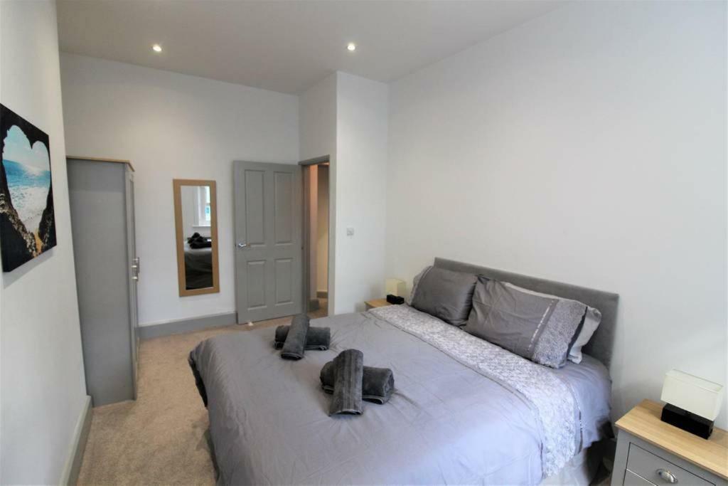 Spacious Central Chic Apartment - Simplycheckin Winchester Exterior photo